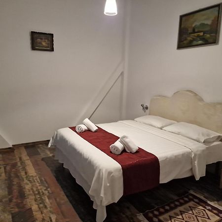 Ullysses Guest House Брашов Екстериор снимка