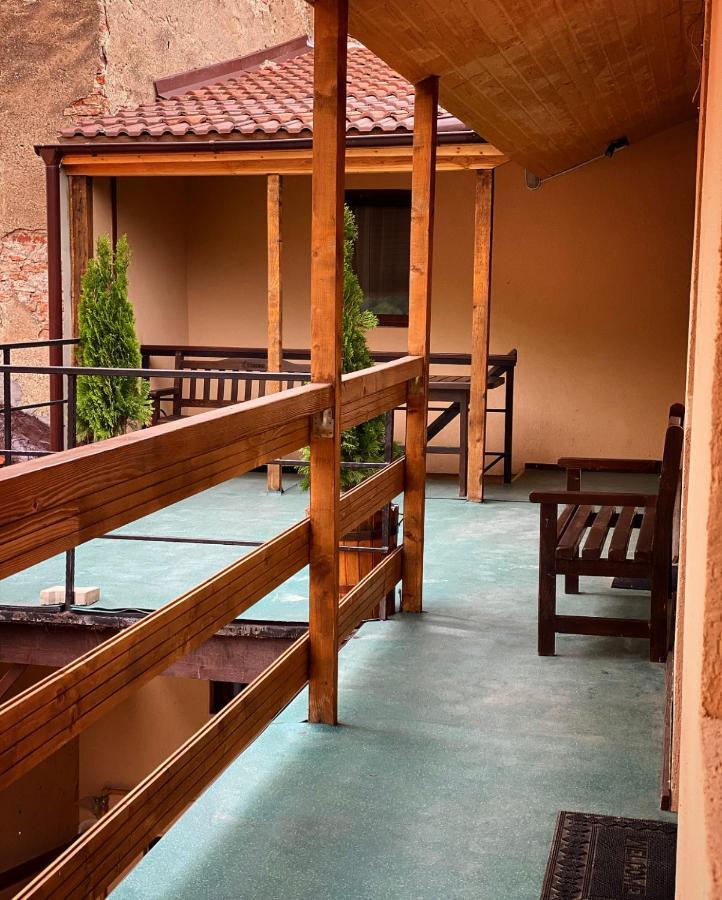 Ullysses Guest House Брашов Екстериор снимка